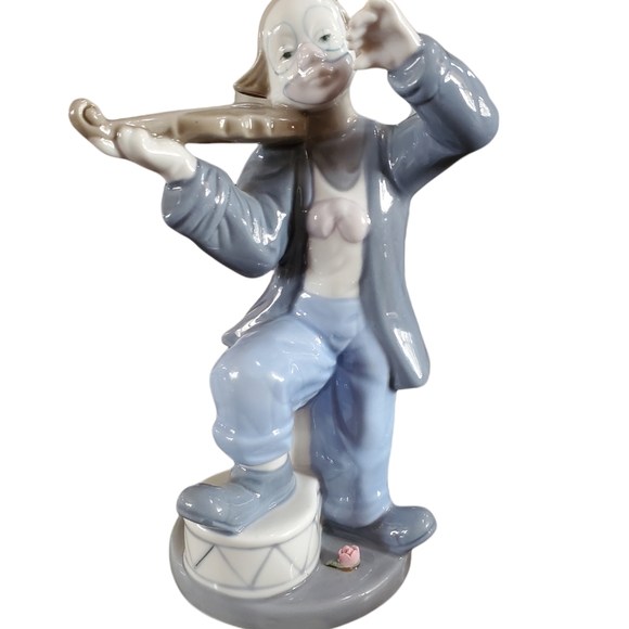 Vintage Clown Figurine Made In Mexico By Porcelana de Cuernavaca Glossy 8” H - Picture 1 of 8
